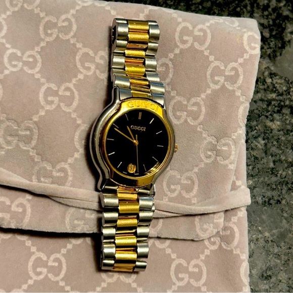 🦁 Gucci Embossed Watch - Picture 3 of 14